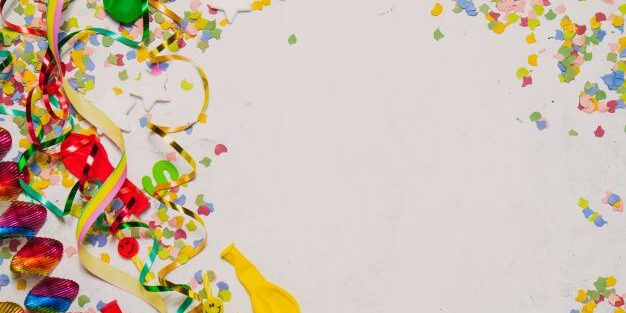 fondo-blanco-con-decoracion-de-fiesta_23-2147593130