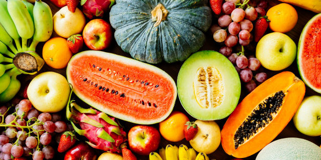 frutas-variadas-mixtas_74190-6961